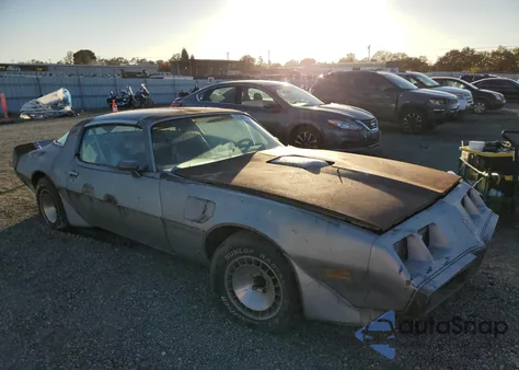 1979 Pontiac Firebird z USA, uszkodzony, nr VIN 2X87K91174644